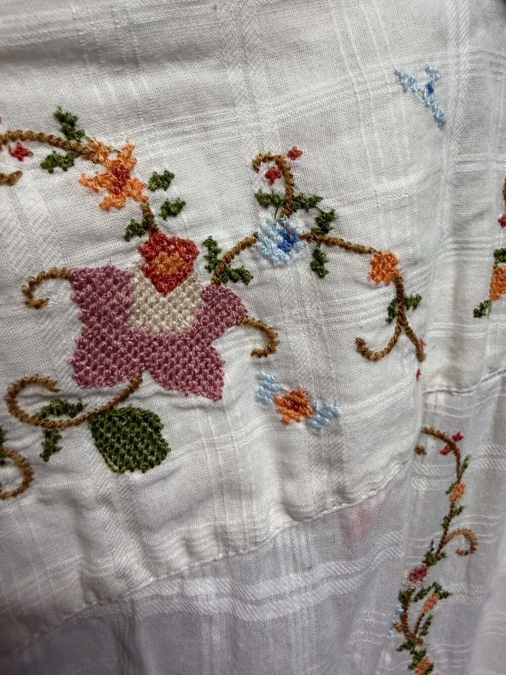 189 Free People White Plaid Embroidered Floral Button-Down Ruffle Hem Tunic Shir - Picture 1 of 6